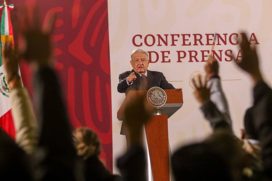 Algunos pidieron vacaciones para irse a promover la RM: AMLO
