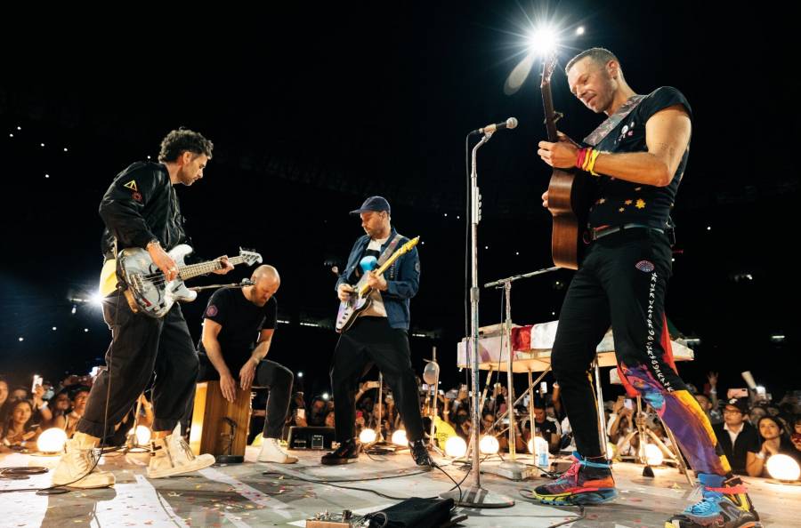 Coldplay rinde homenaje a Juan Gabriel y canta ‘Amor Eterno’