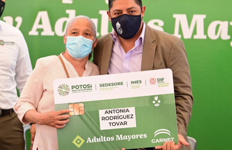 Programas sociales con ahorros del Gobierno