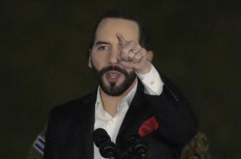 Nayib Bukele amenaza con dejar sin comida a pandilleros encarcelados