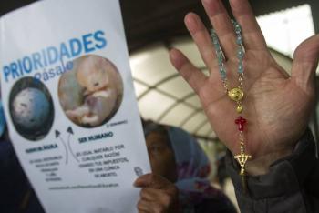 Espa&ntilde;a castigar&aacute; acoso de antiabortistas a mujeres frente a cl&iacute;nicas