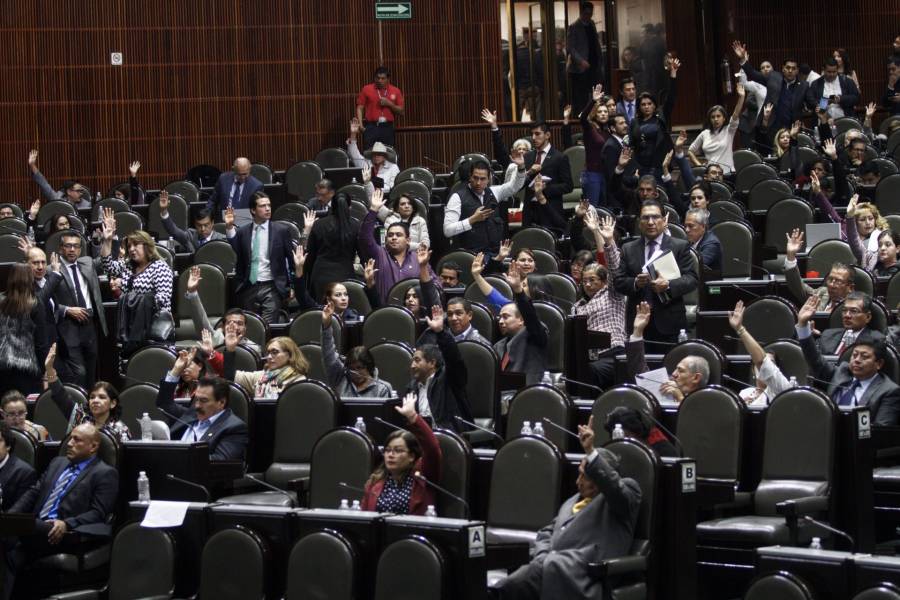 Acuerdan llevar a pleno iniciativa de Reforma Eléctrica en Semana Santa