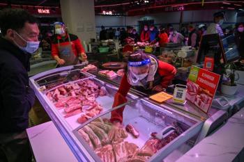 Residentes en Shangh&aacute;i con dificultades para conseguir comida por restricciones anticovid