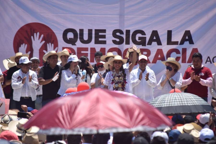Evelyn y Félix Salgado celebran participación en consulta de Revocación de Mandato