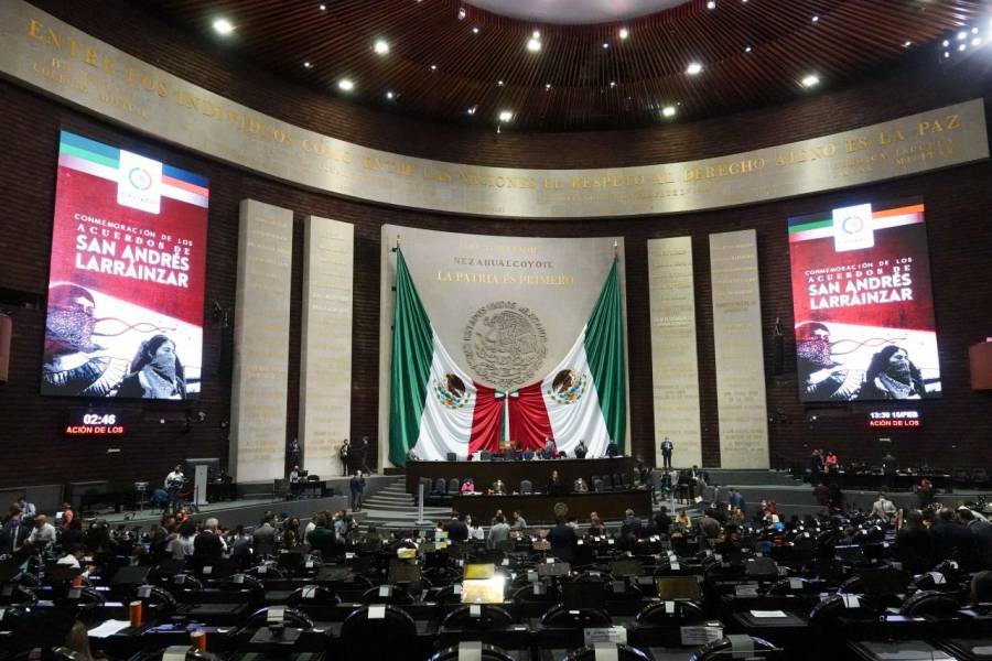 En San Lázaro, diputados aprueban en comisiones reforma eléctrica