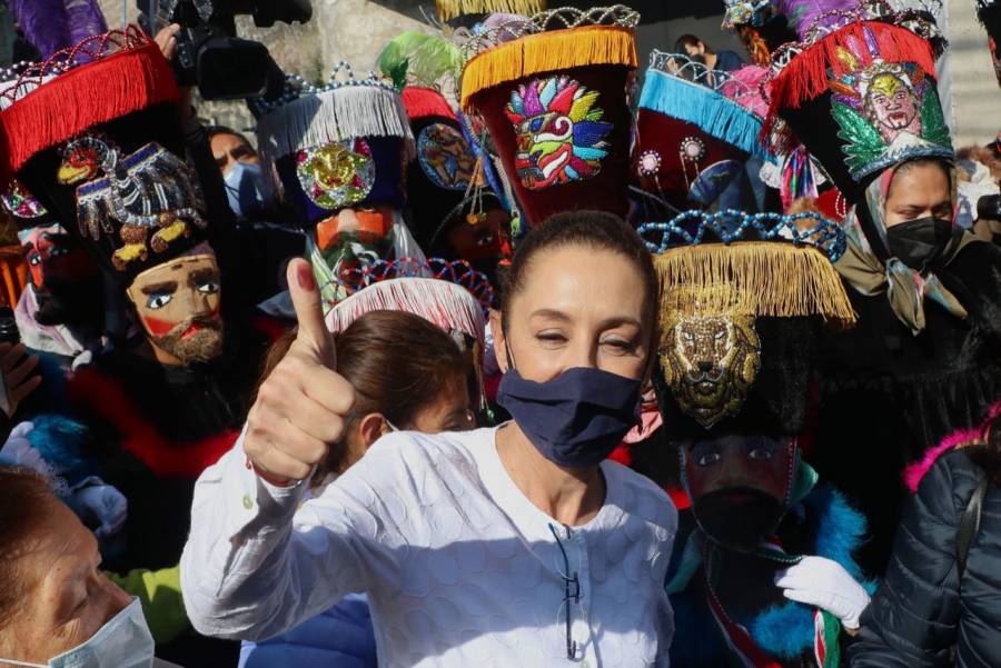 Celebran gobernadores de 4T revocaci&oacute;n de mandato, pero culpan a INE por poca participaci&oacute;n