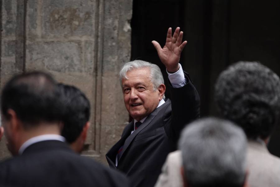 AMLO anuncia incremento salarial para el magisterio