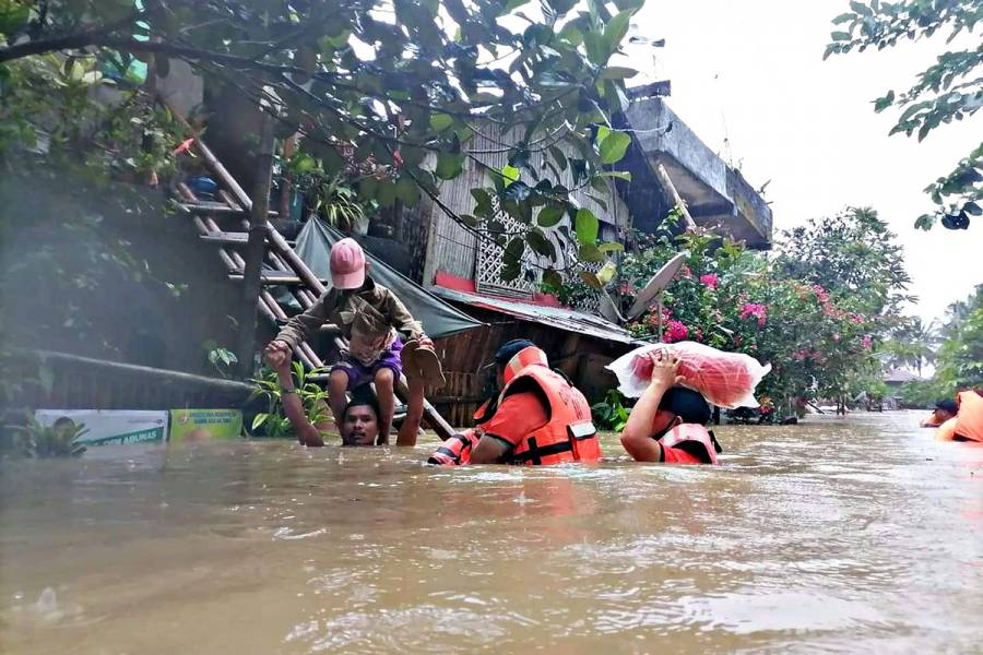 Continúa la búsqueda de sobrevivientes tras deslizamientos en Filipinas; hay 42 muertos