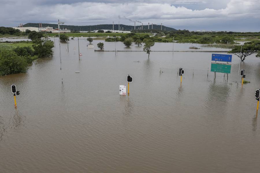 Al menos 45 muertos por inundaciones en Sudáfrica