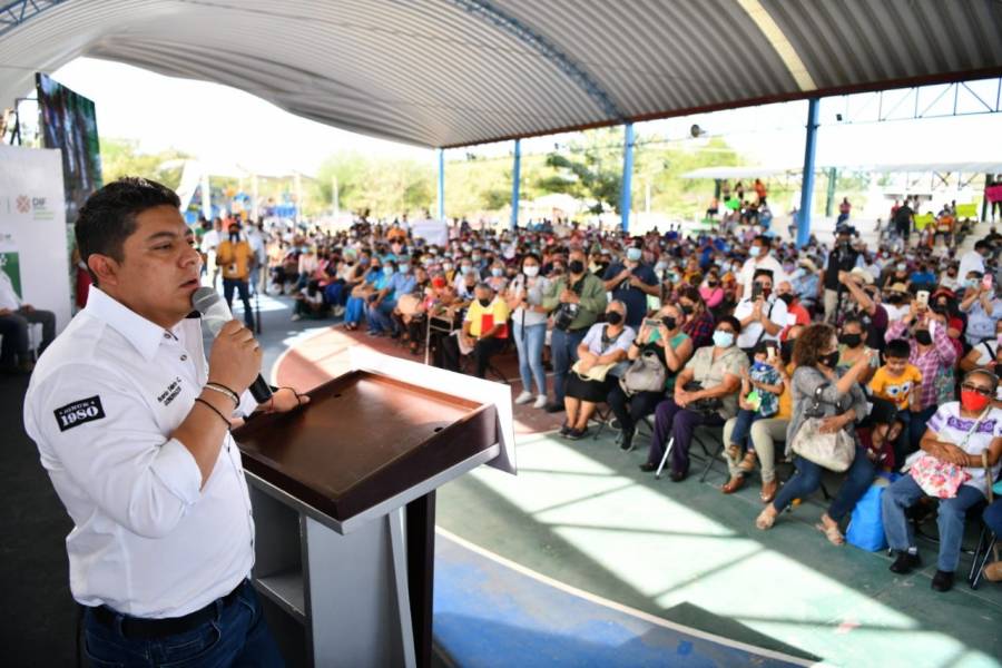 Ricardo Gallardo anunció que contará con programa de seguro de gastos médicos a mujeres