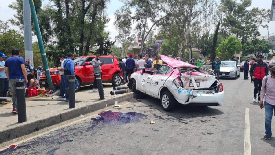 Tlalpan | Camión sin frenos impacta a cuatro vehículos en avenida Insurgentes