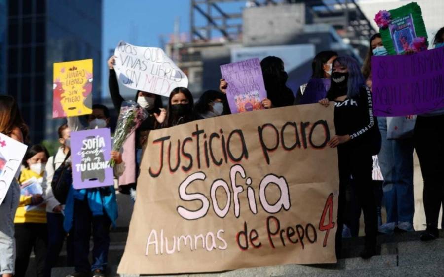 Estudiantes de la UNAM marchan tras feminicidio de Sofía Morales