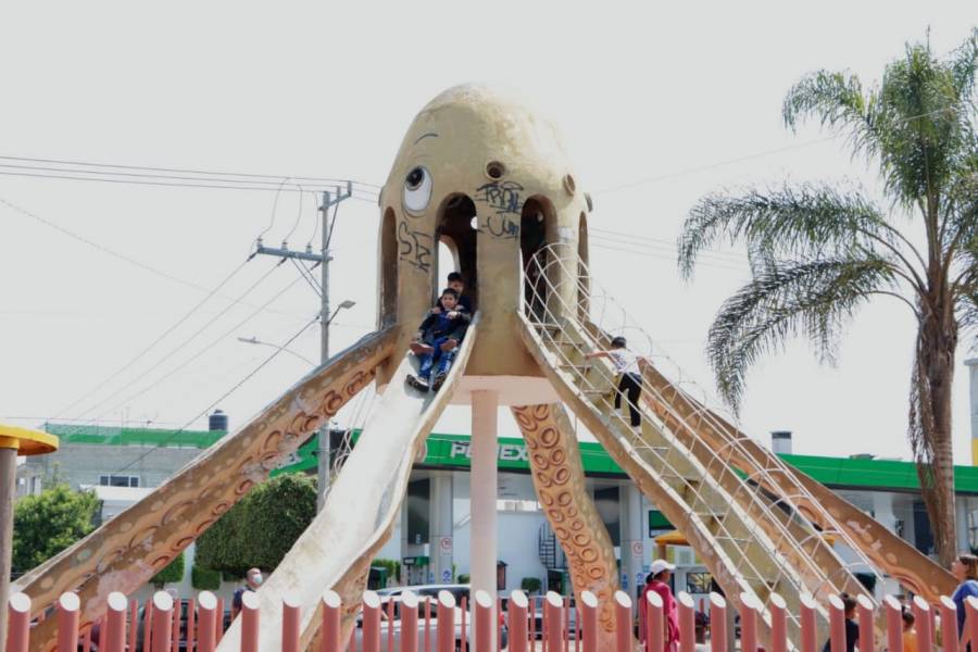 Reabren parques infantiles en Neza
