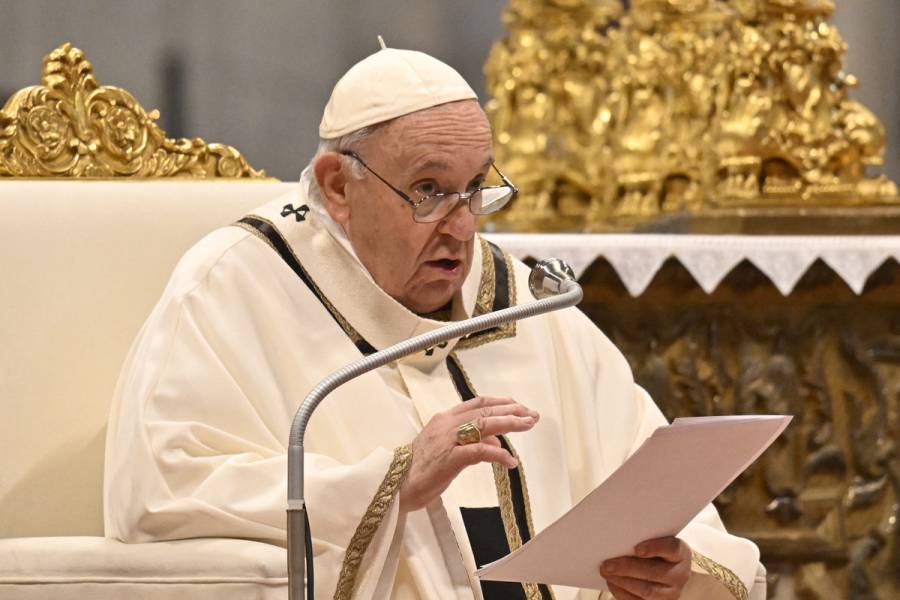 Iglesia del futuro será más pequeña y sin privilegios: Papa Francisco