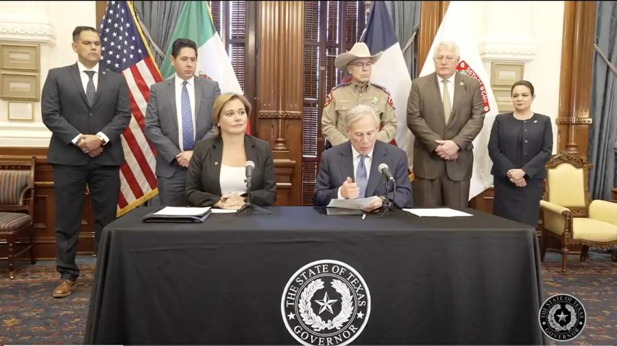 Chihuahua y Texas agilizan el cruce vehicular en la frontera mediante firma de acuerdo