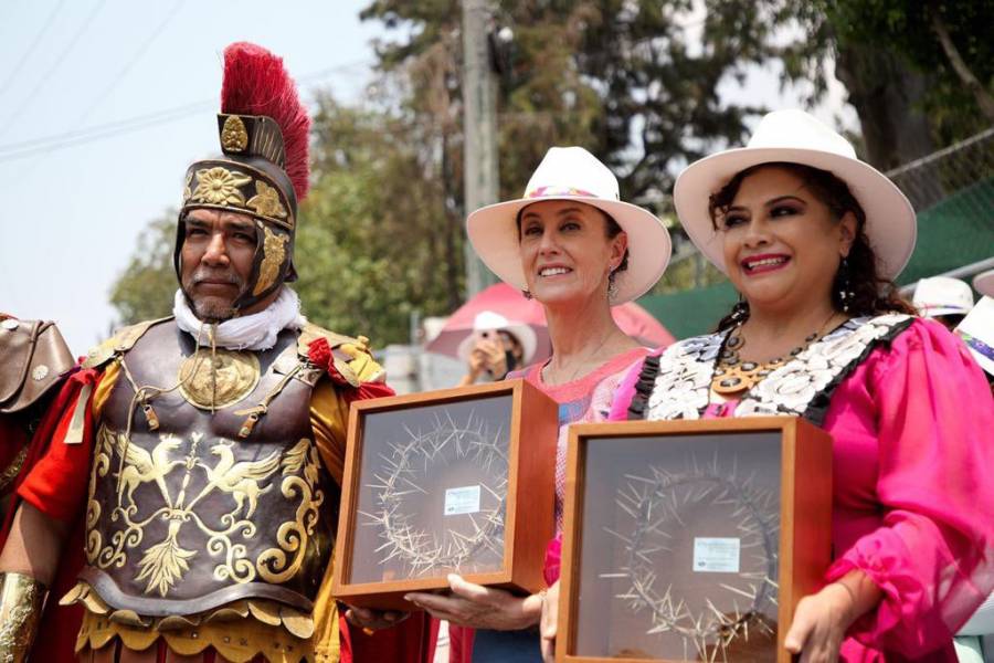 Sheinbaum asiste al Viacrucis de la Pasión de Cristo en Iztapalapa