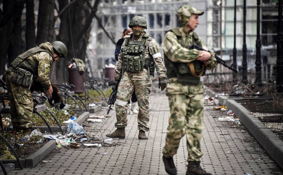 Rusia pide a militares ucranianos de Mariupol cesar las hostilidades