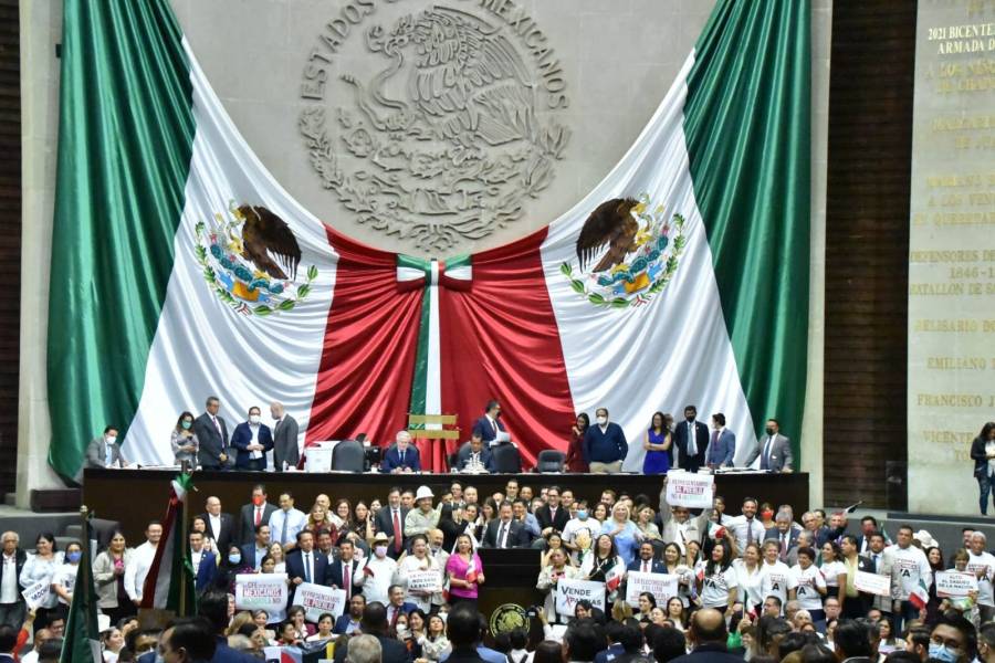 Por rechazar la Reforma El&eacute;ctrica, Mier Velazco llama “traidores a la patria” a diputados del PRI