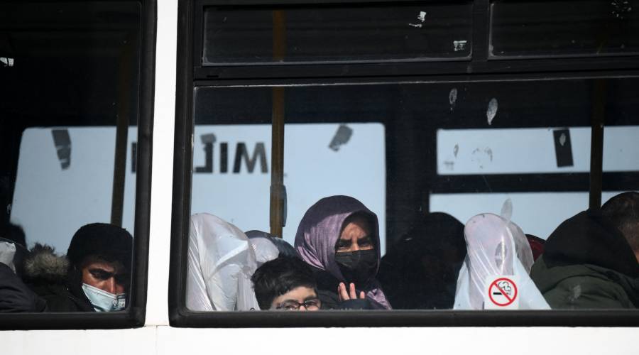 Una jueza anula la obligación de llevar tapabocas en el transporte público de EEUU