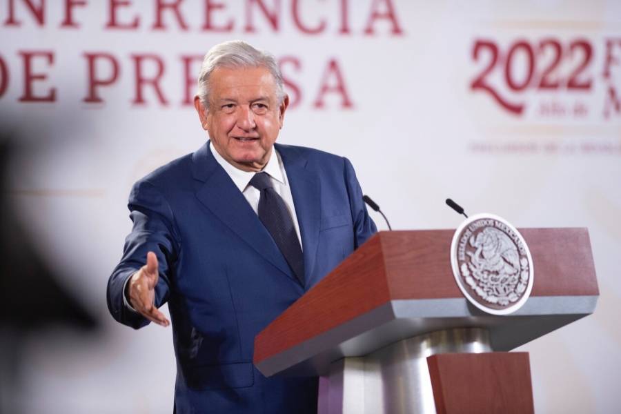 AMLO descarta proponer nueva iniciativa de Reforma El&eacute;ctrica