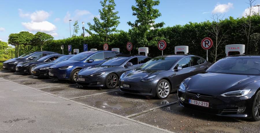 Tesla reabre su planta en Shanghái tras cierre de actividades por Covid