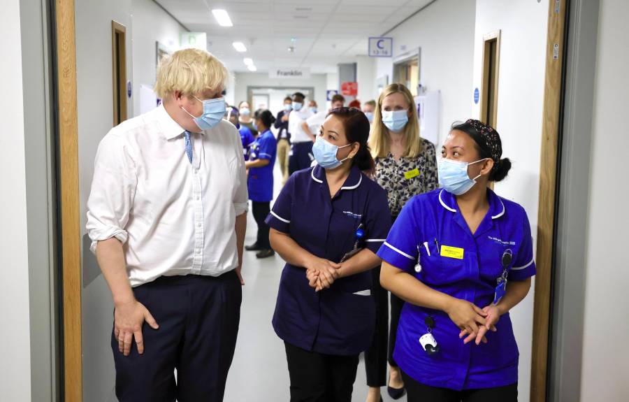 Boris Johnson se disculpa ante el parlamento por fiesta durante el confinamiento