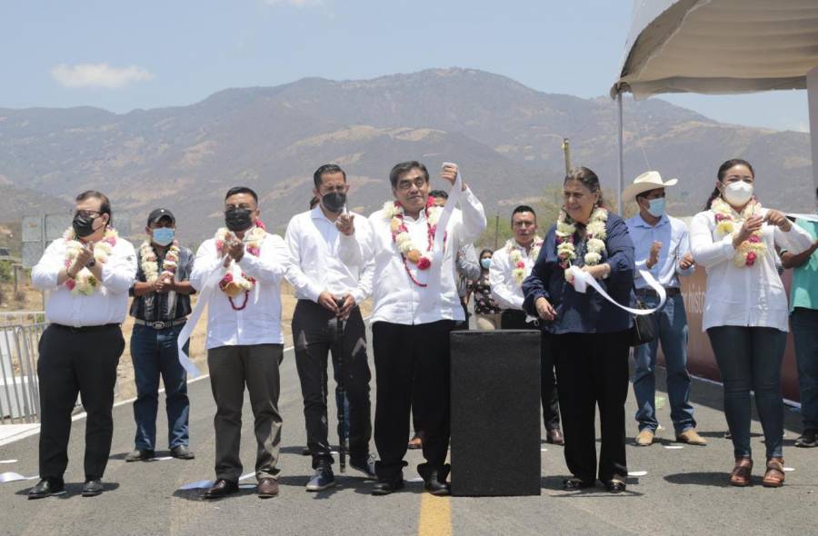 Puebla renovará red de carreteras este 2022: Miguel Barbosa