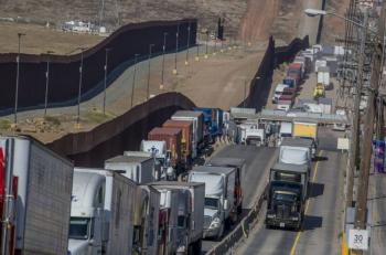 Gobernador Texas: Si continúa la migración, AMLO y gobernadores pagarán el precio político