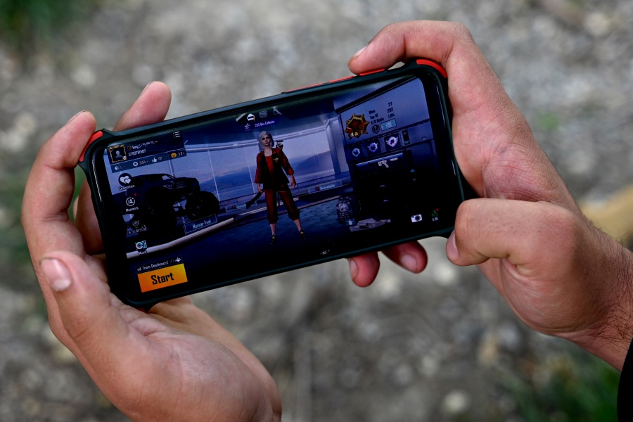 Talibanes prohíben TikTok y videojuego PUBG en Afganistán