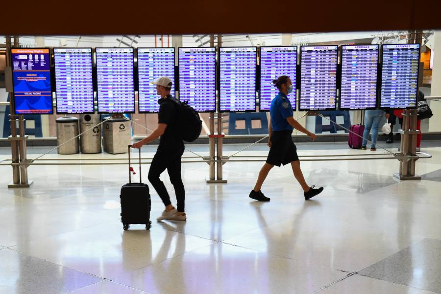 EEUU seguirá exigiendo vacunación anticovid a extranjeros que entren desde México y Canadá