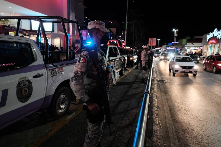 Rescatan a 6 menores de edad en la zona hotelera de Cancún