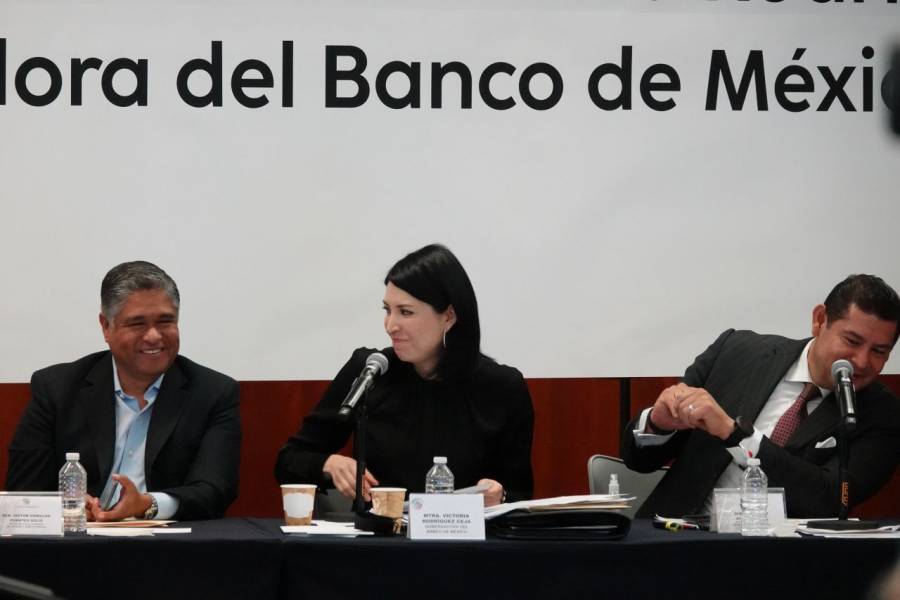 Banxico prevé meta de 3% de inflación; hay riesgos al alza