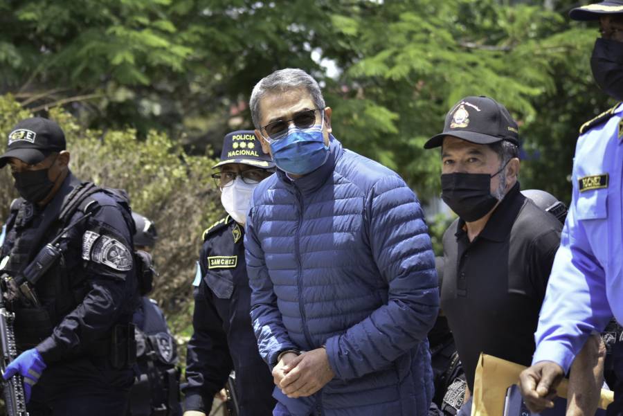 Ex presidente de Honduras extraditado a EEUU por narcotráfico; se le relaciona con 