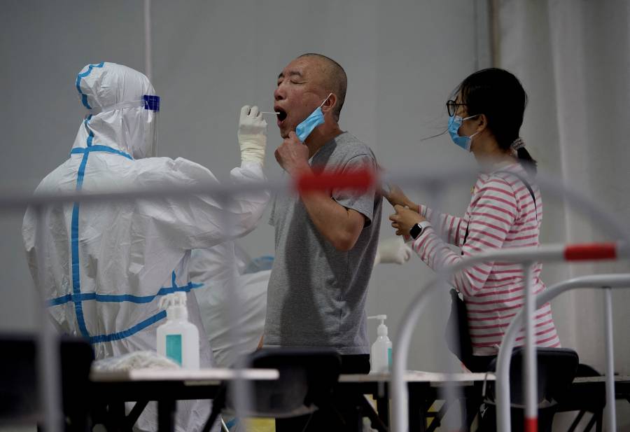 Contagios de Covid-19 en Pekín, generan pruebas masivas y temores de confinamiento