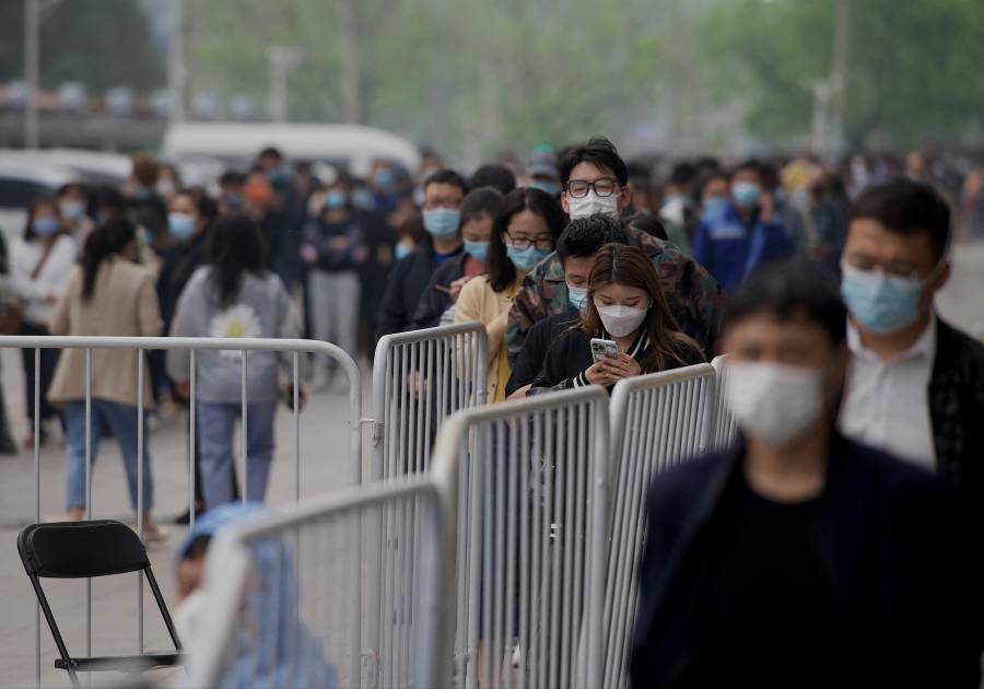 Contagios de Covid-19 en Pek&iacute;n generan pruebas masivas y temores de confinamiento