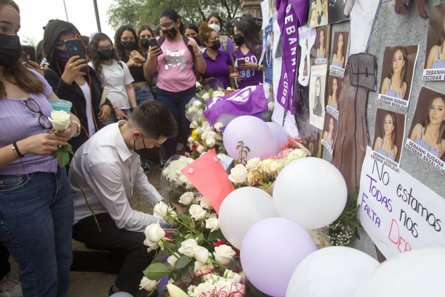 Despiden a Debanhi en la Universidad Autónoma de Nuevo León (UANL)