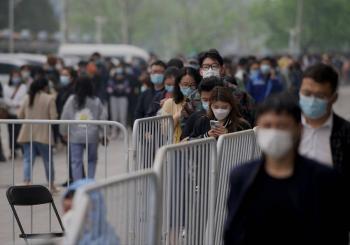 Contagios de Covid-19 en Pekín generan pruebas masivas y temores de confinamiento