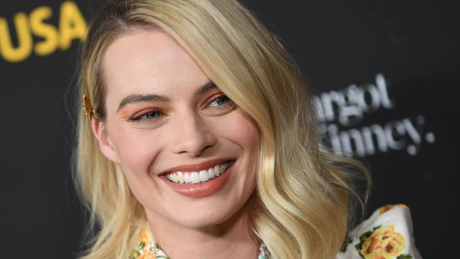 Así luce Margot Robbie como “Barbie”; la cinta llegará en 2023