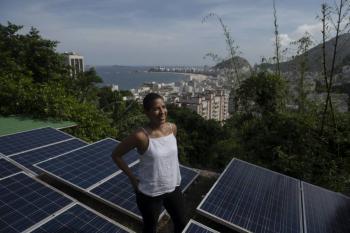 La energ&iacute;a solar se abre camino en favelas de R&iacute;o de Janeiro