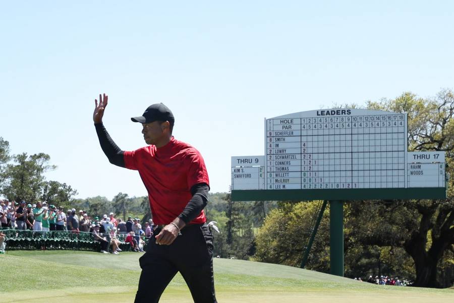 Tiger Woods se prueba para una posible participación en el Campeonato de la PGA