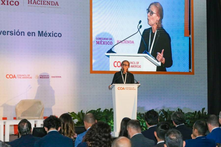 Tatiana Clouthier pide al gobernador de Texas que no use al comercio como media política