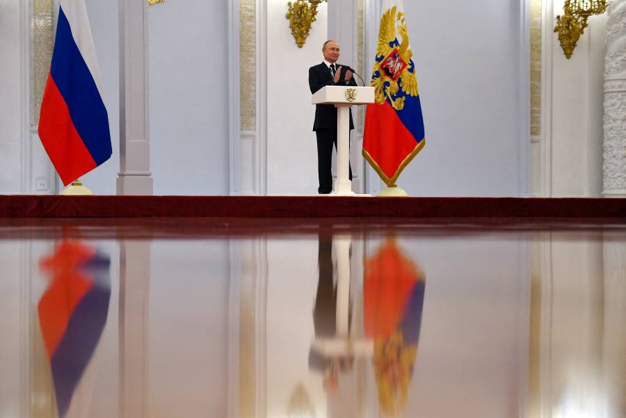 Rusia considera vincular el rublo al oro, quiere más soberanía financiera.