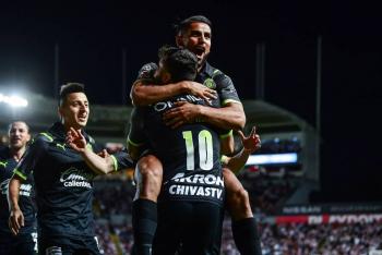Guadalajara logra el cuarto triunfo consecutivo en la liga mexicana