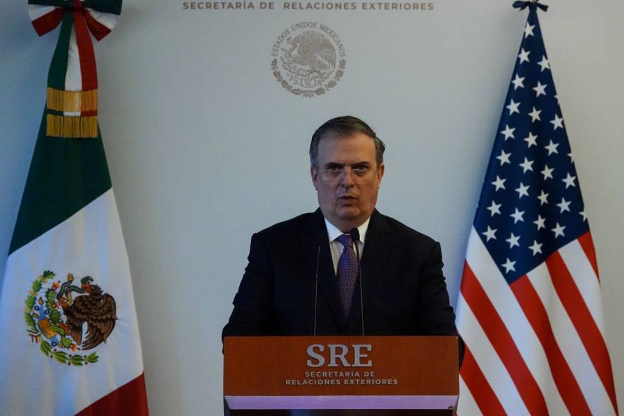 Ebrard acusa de “extorsión” a Greg Abbott por presionar a gobernadores mexicanos en la frontera norte