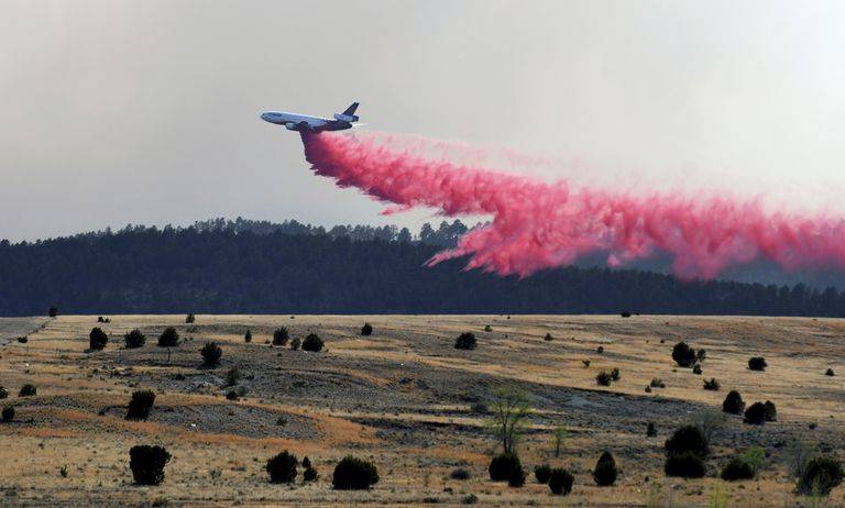 Un enorme incendio avanza en el estado de Nuevo México en EEUU