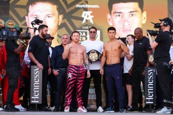 Sa&uacute;l “Canelo” &Aacute;lvarez y Dmitry Bivol superan la b&aacute;scula antes de su pelea en Las Vegas