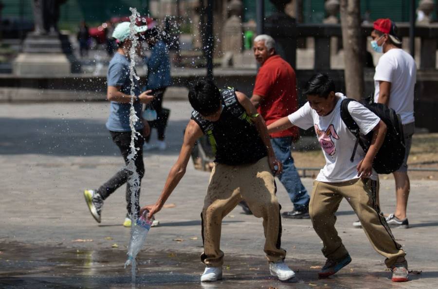 Saca lentes de sol, bermudas y bloqueador solar porque este sábado sigue la ola de calor en la CDMX