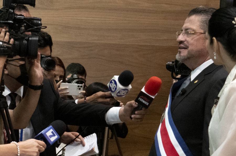 Rodrigo Chaves asume presidencia de Costa Rica