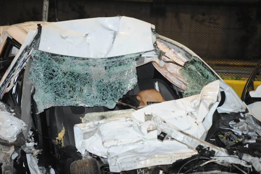 Choque de camioneta contra taxi en Irapuato, Guanajuato, deja seis muertos