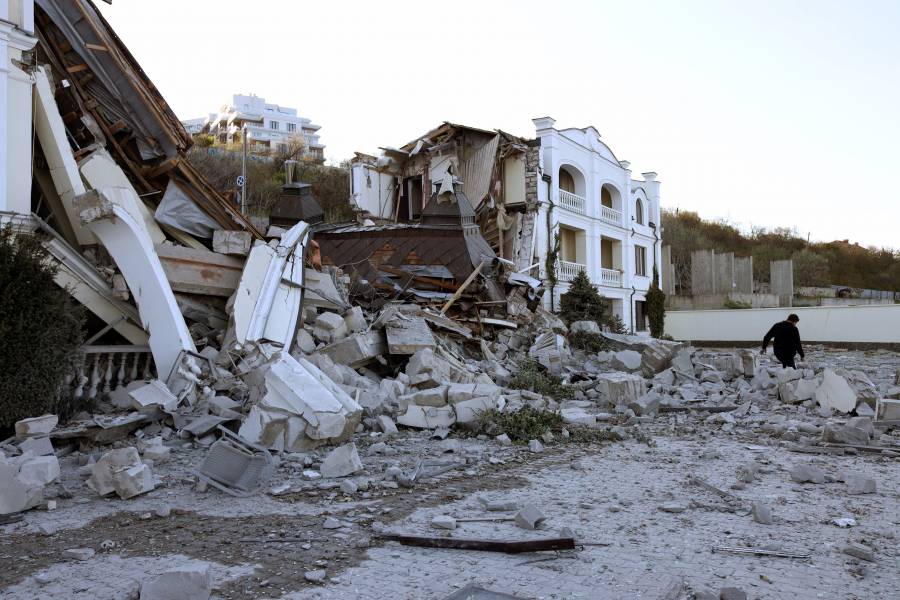 Zelenski denuncia 60 muertes en bombardeo a escuela, G7 se moviliza en apoyo a Ucrania